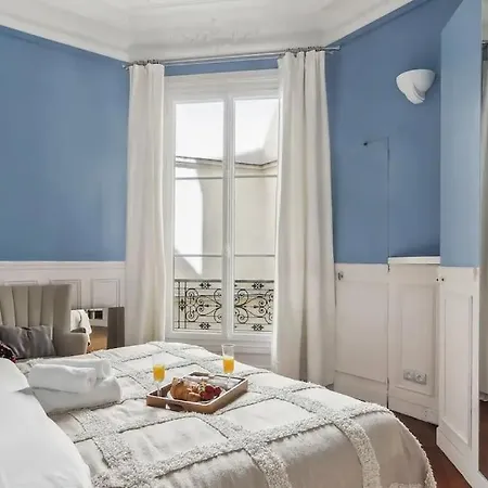 Elegant Parisien